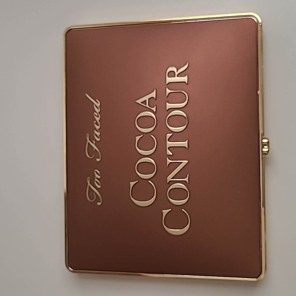 Cocoa Contour and highlight palette